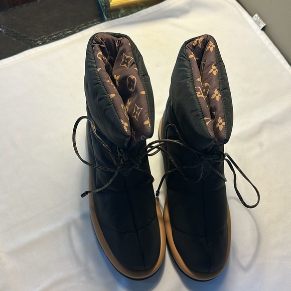 Louis Vuitton boots - Picture 4 of 14